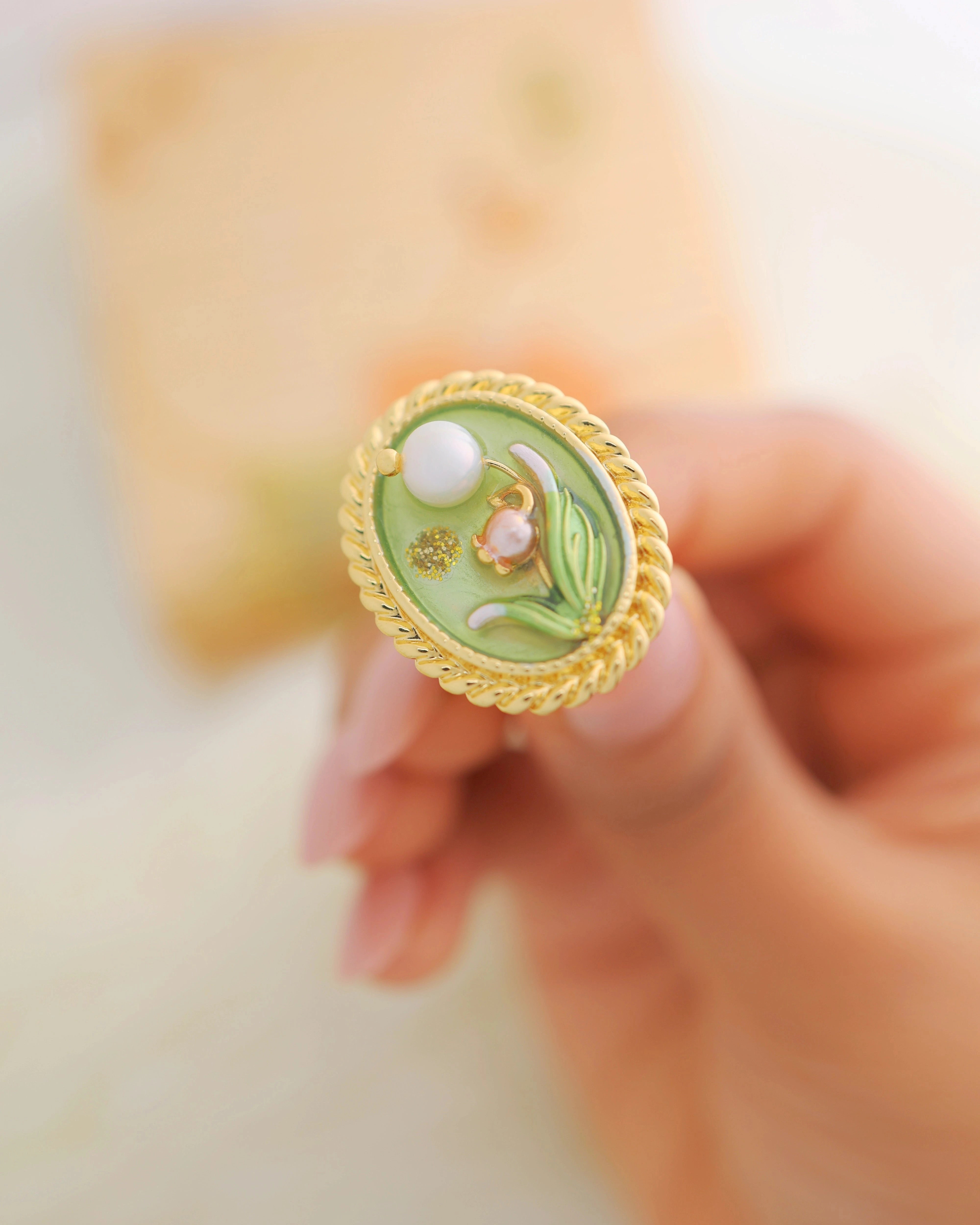 Oval Grape Green Pearl Ring