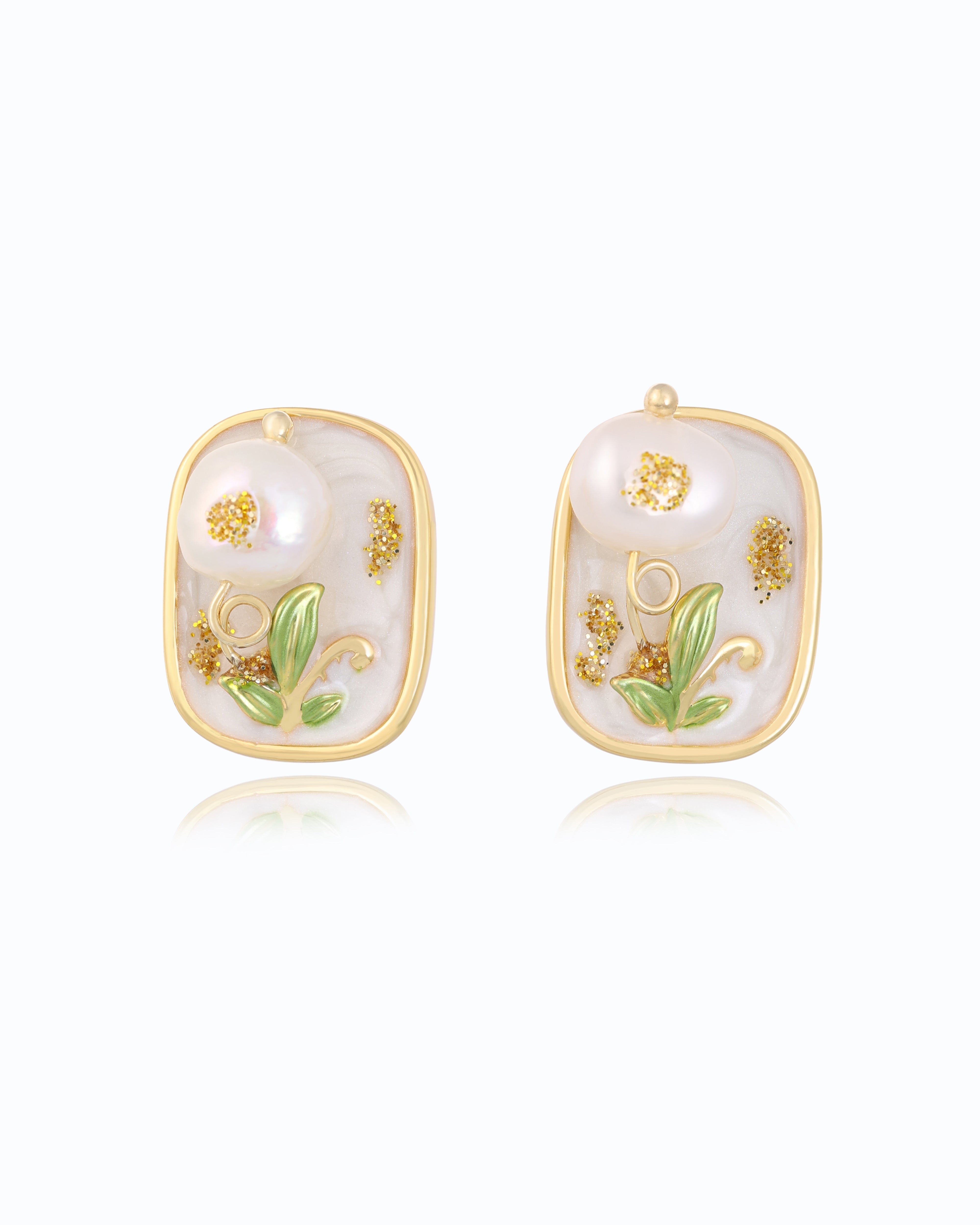 White Stud Earrings – Natural Freshwater Pearls | 18k gold plated