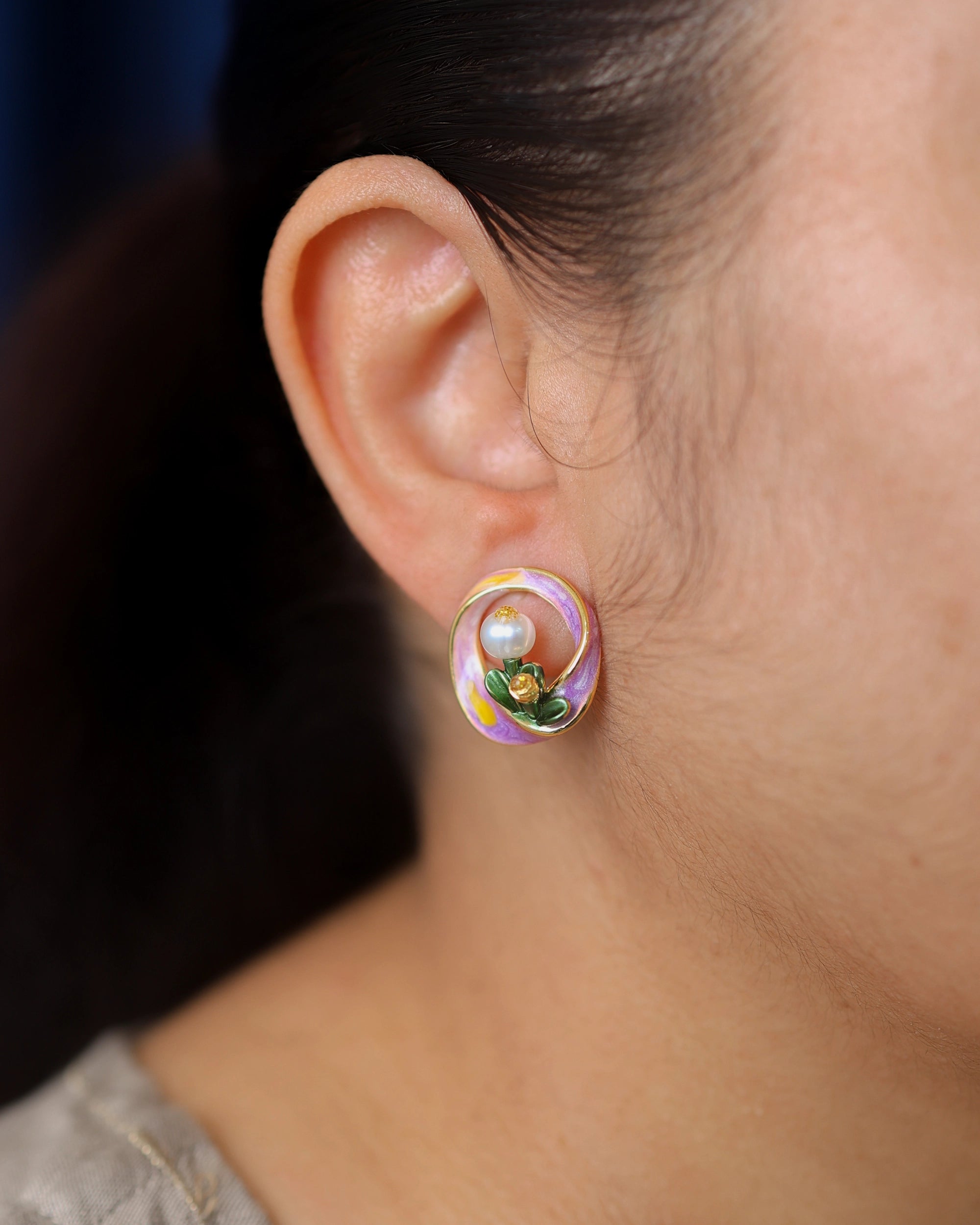 Lavendar Mobius Pearl Studs hover