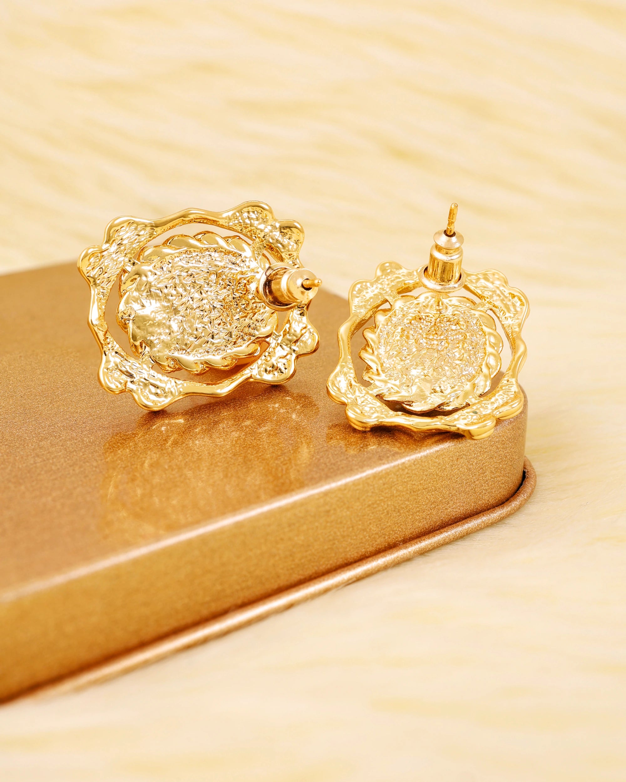 Blue Louvre Pearl Ear Studs