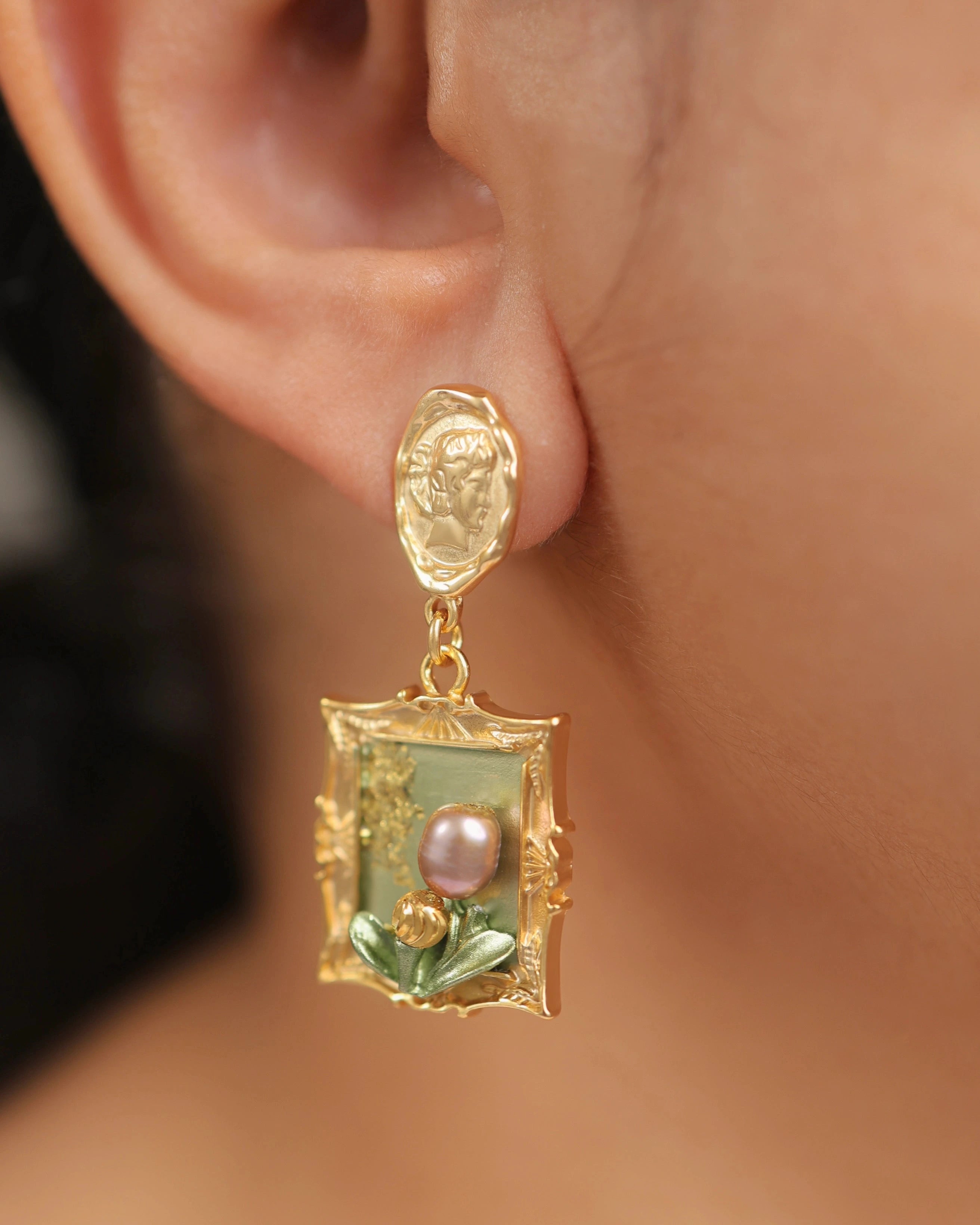 Renaissance Mona Lisa Stamp Dangle