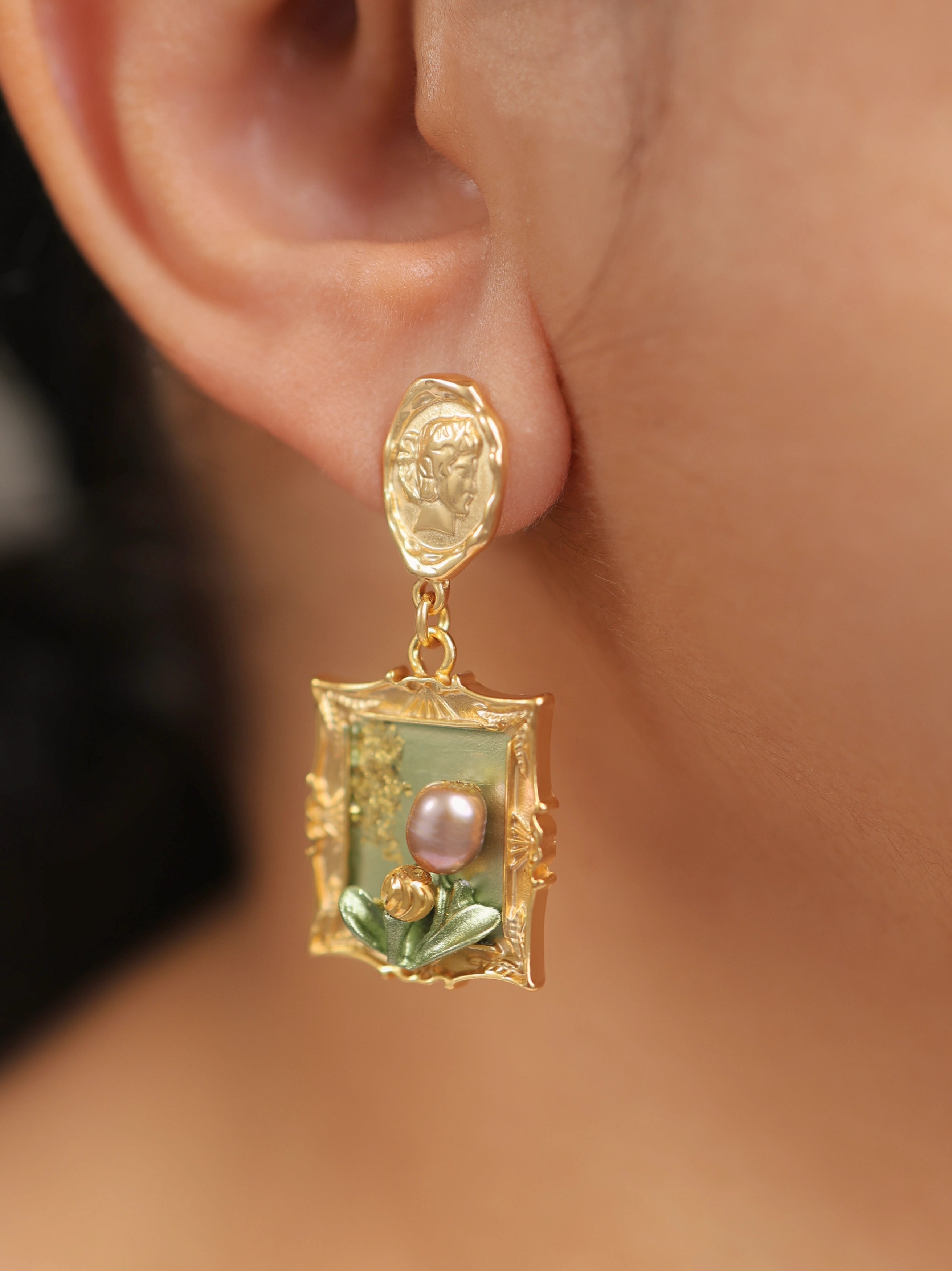 Renaissance Mona Lisa Stamp Pink Pearl Dangle