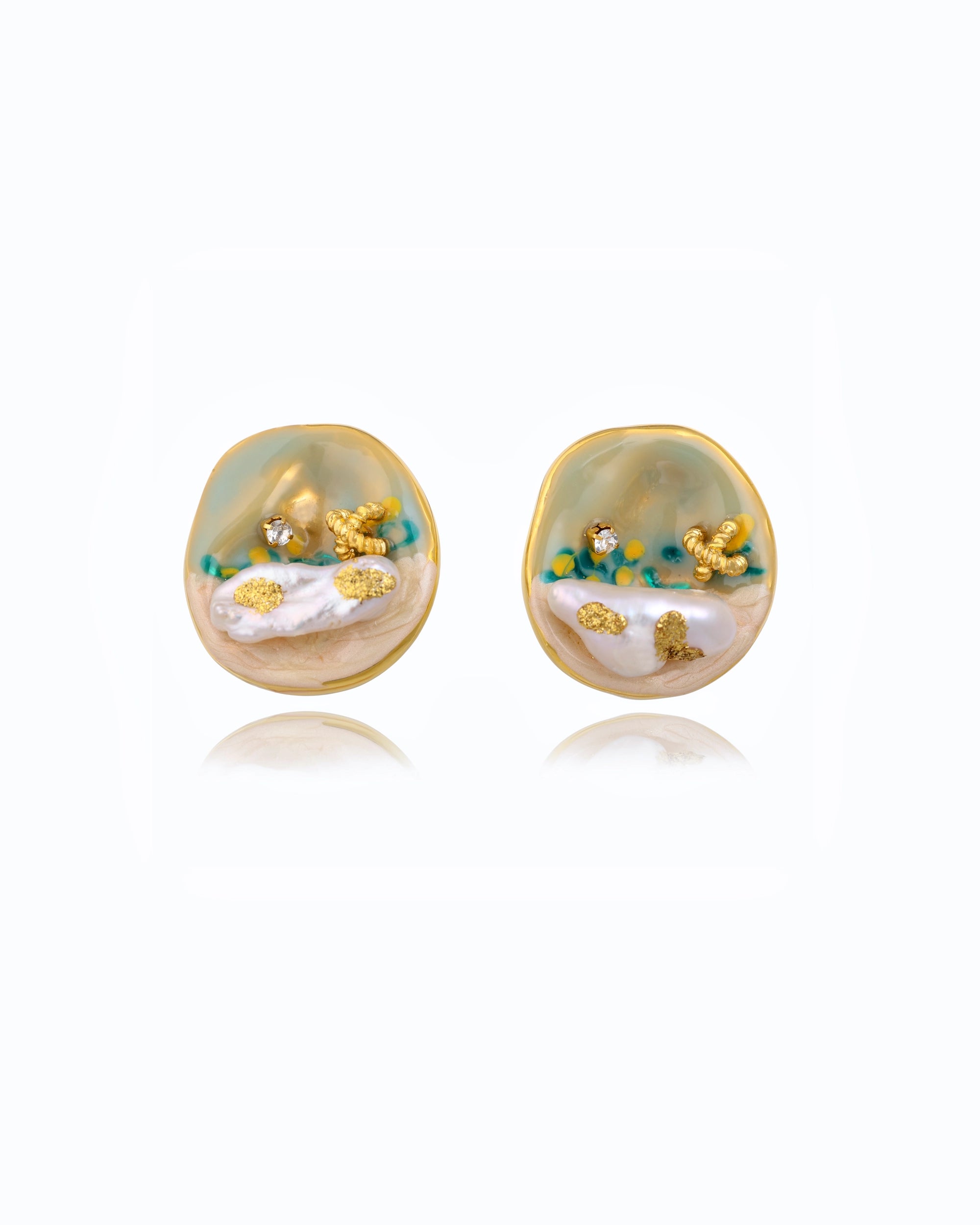 MOP in Shell Ear Stud - Green