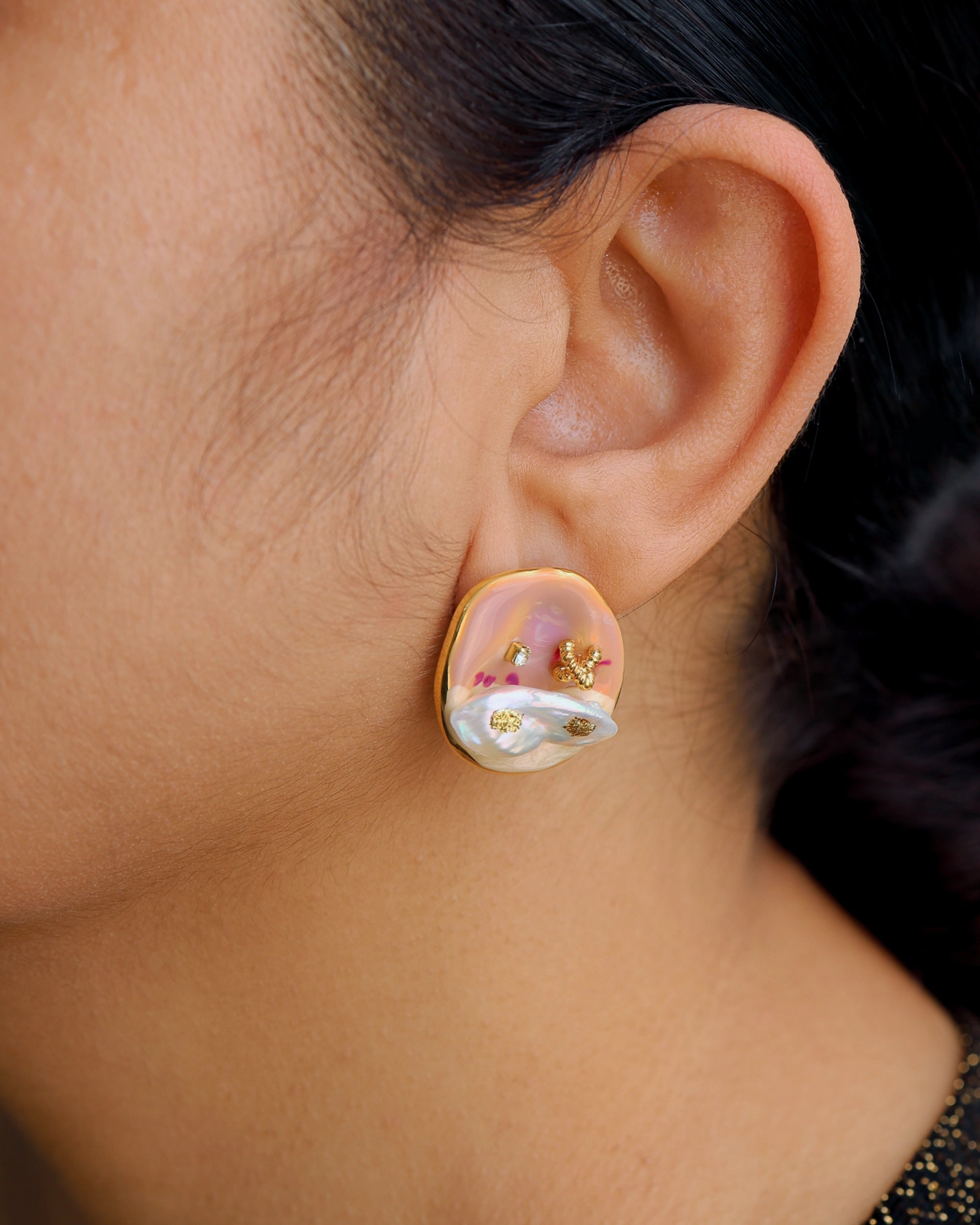 Coral Lake Pearl Ear Stud - Pink hover