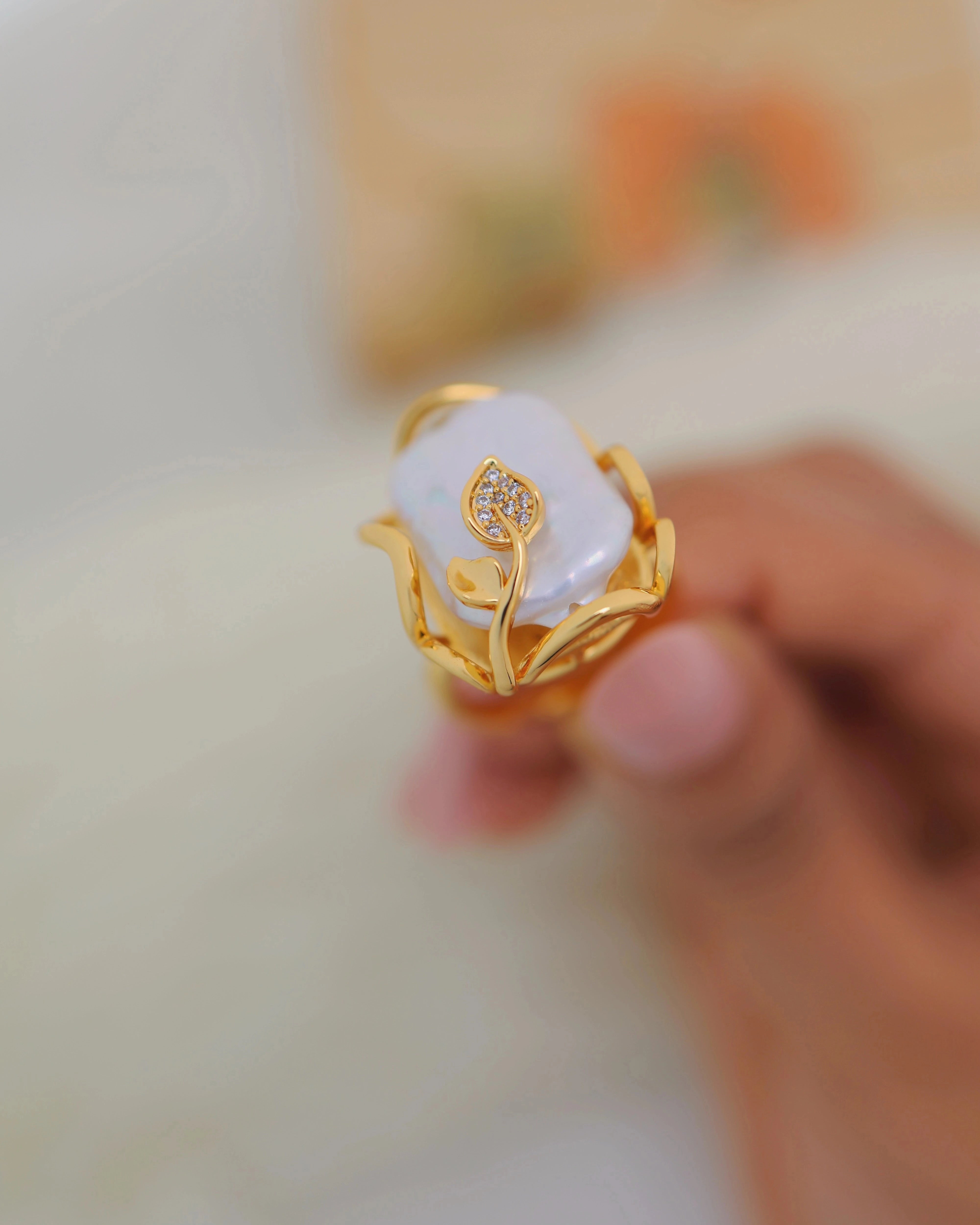 MoP in Cage - Mother of Pearl 18K Gold Platted Ring