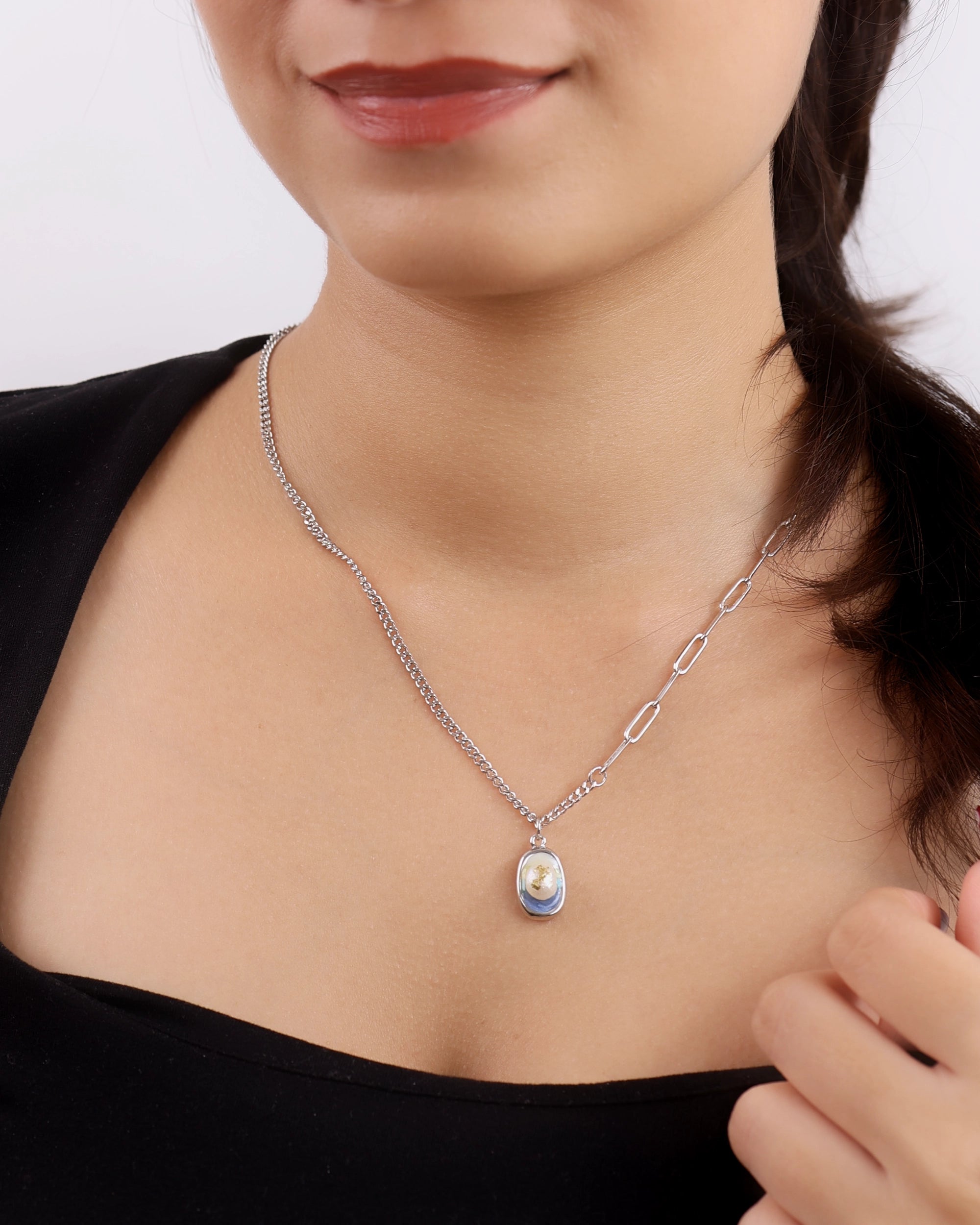Oceanic Pearl Pendant with chain