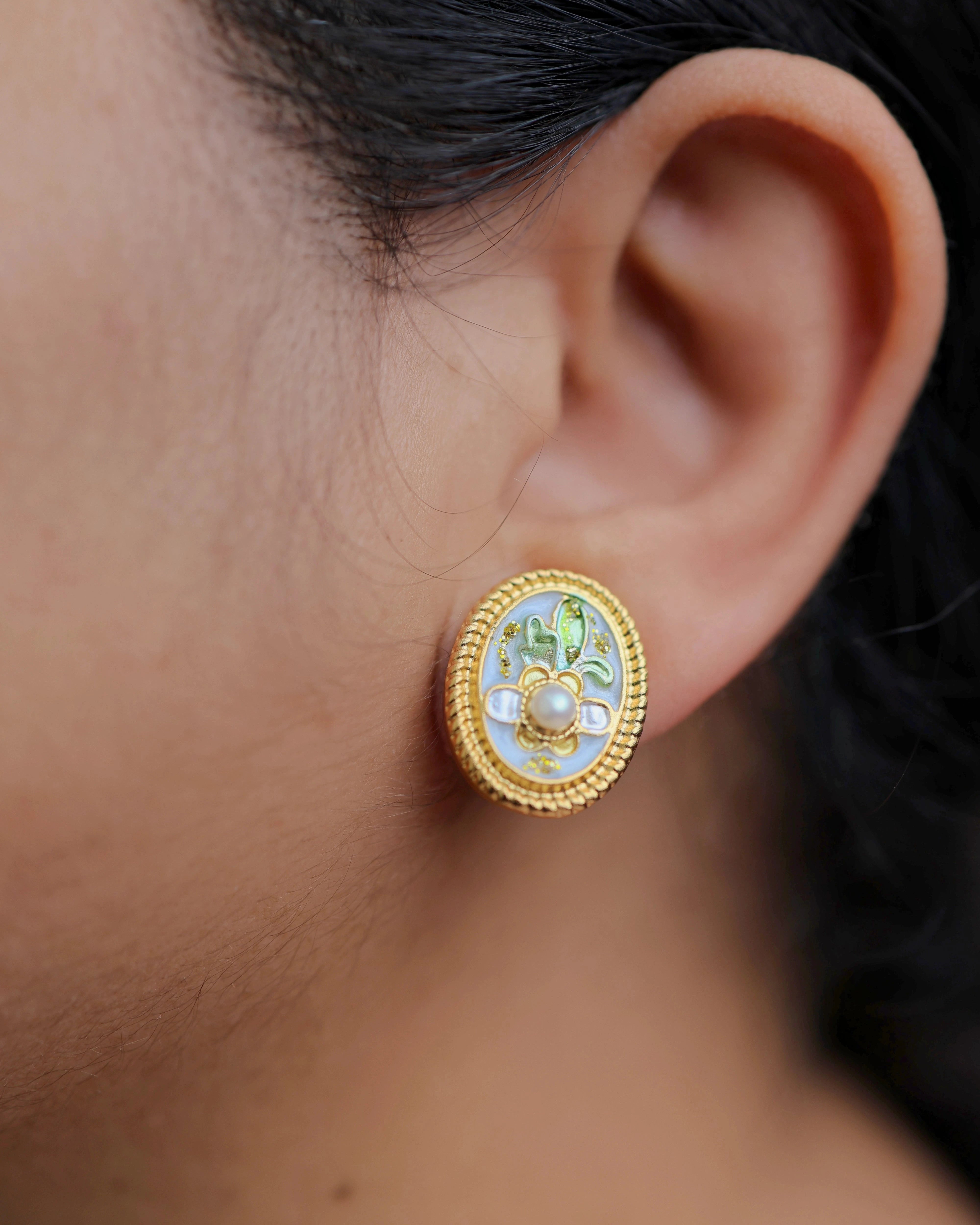 Oval Blue - Clip On