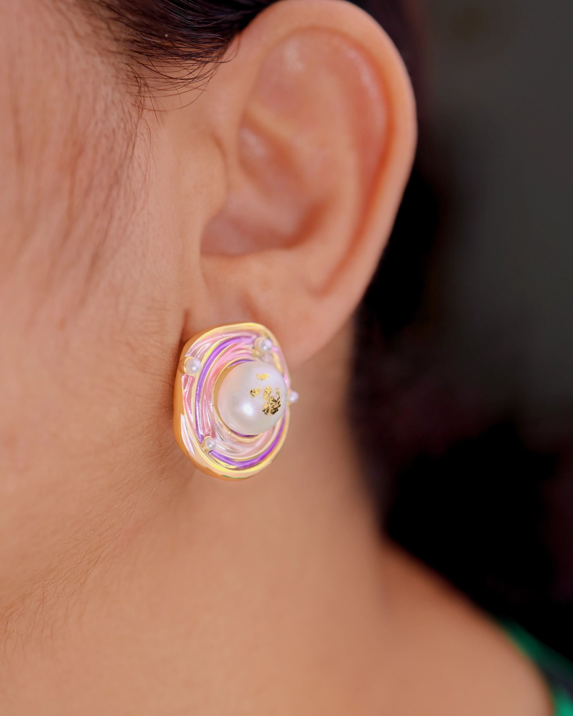 Pastel Nest Pearl Pendant Set hover