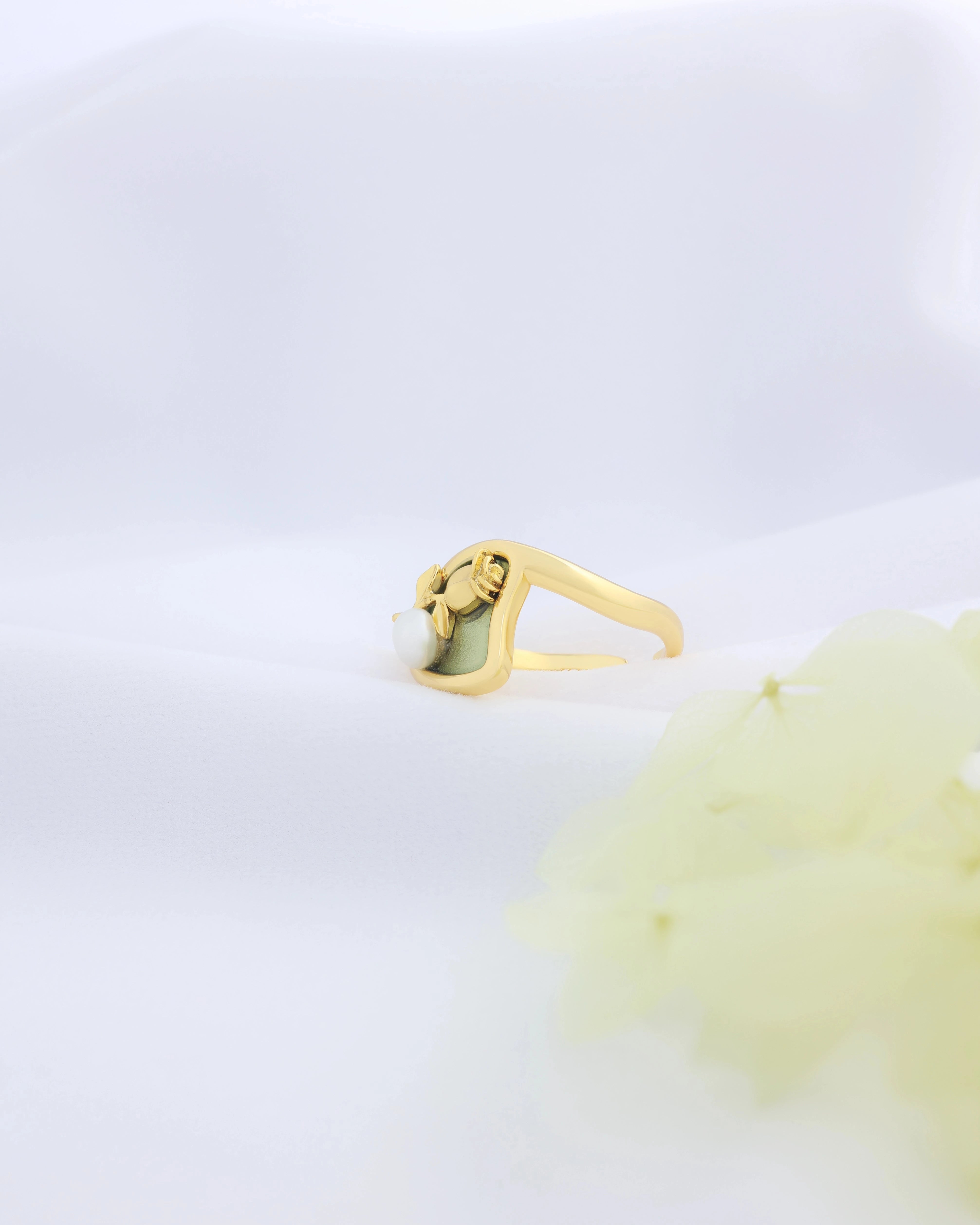 Pearl n Rose in Green - Adjustable Ring