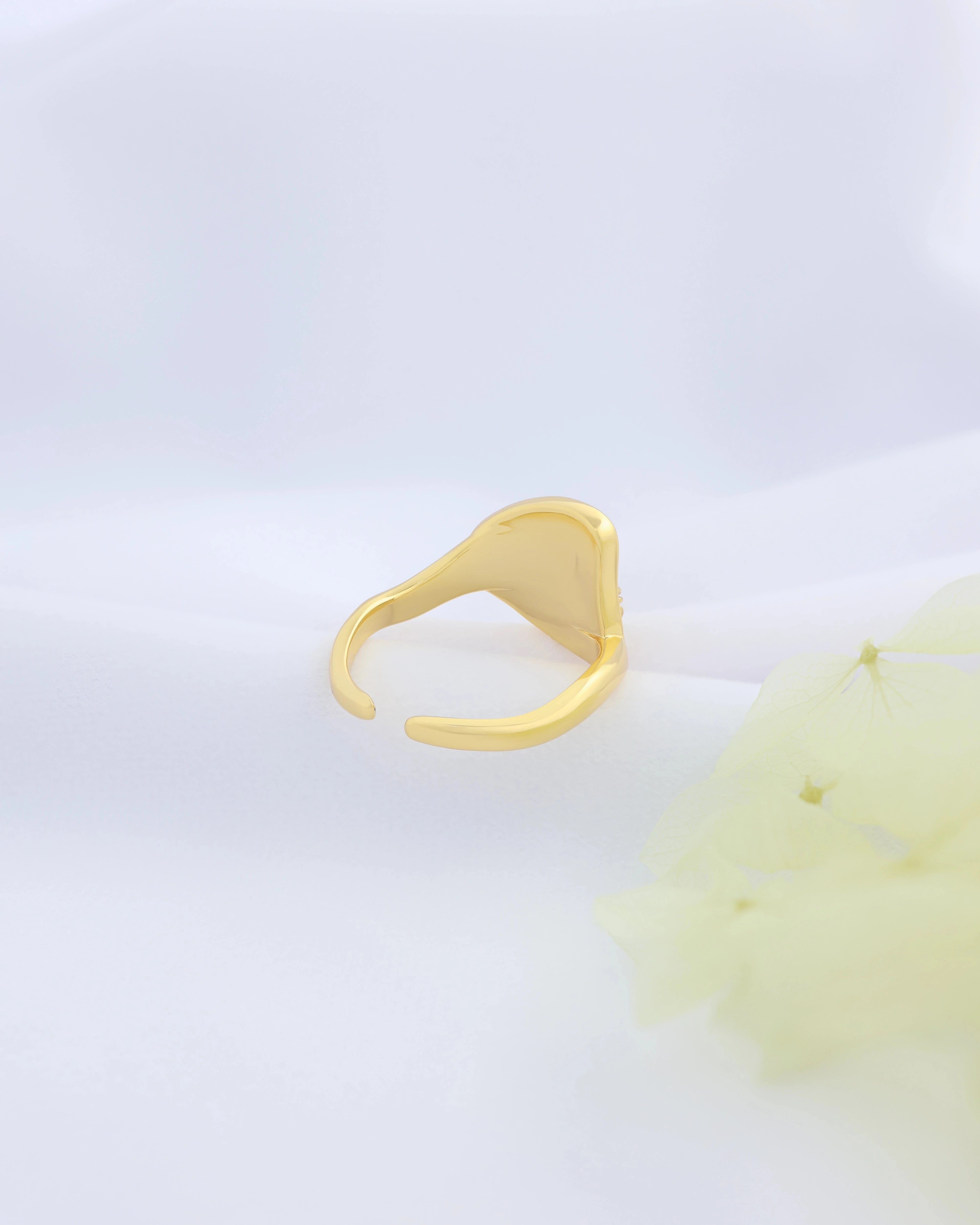 Pearl n Rose in Green - Adjustable Ring