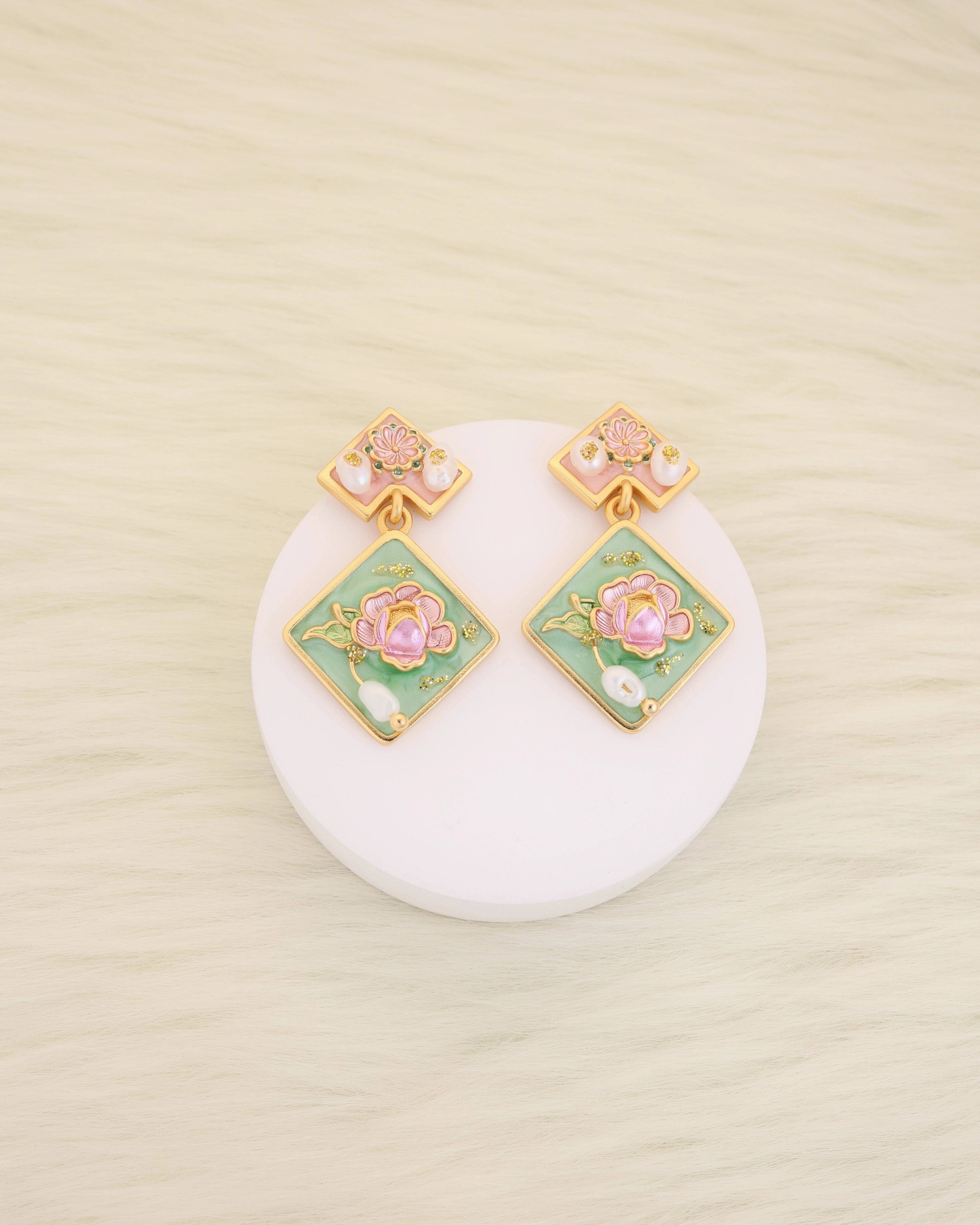 Pearl Diamond Dangle - Green