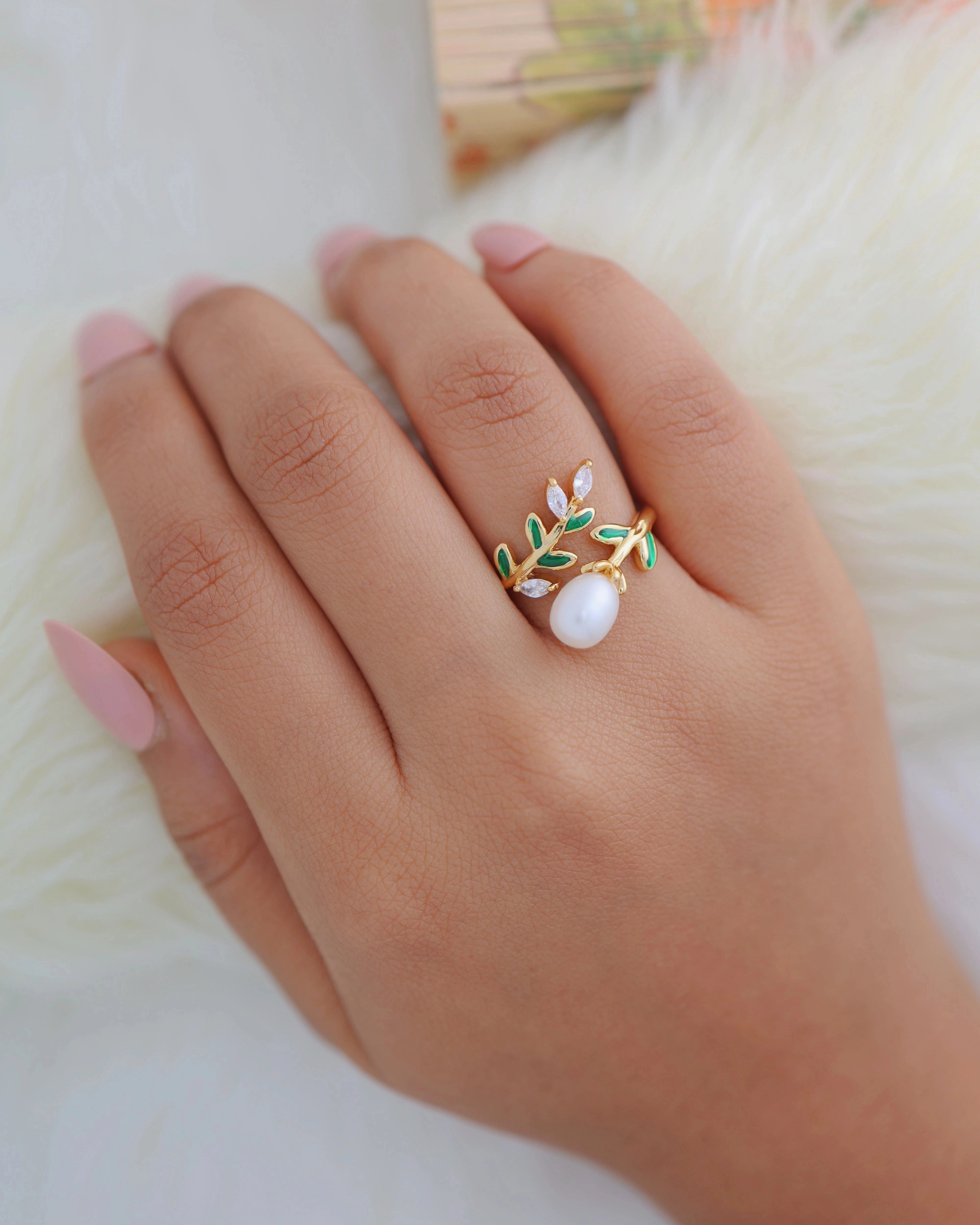 Green Caesar Crown - White Pearl Ring
