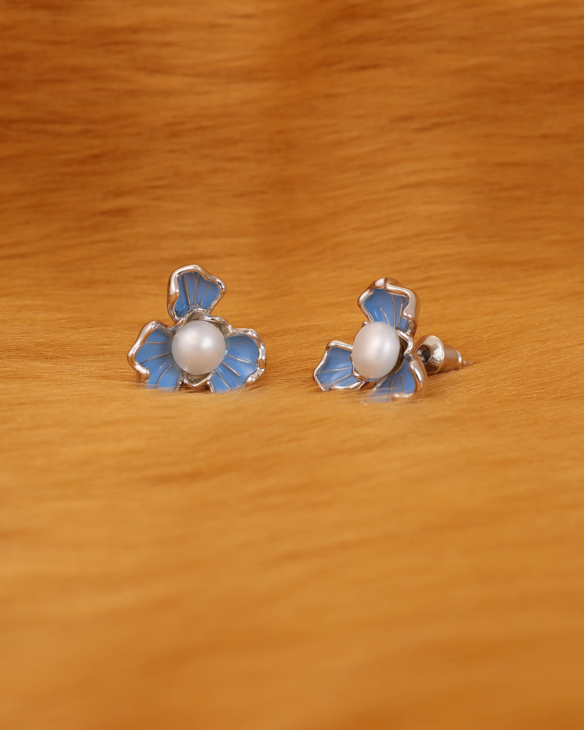 Exquisite Pearl Earstuds Gift Pack