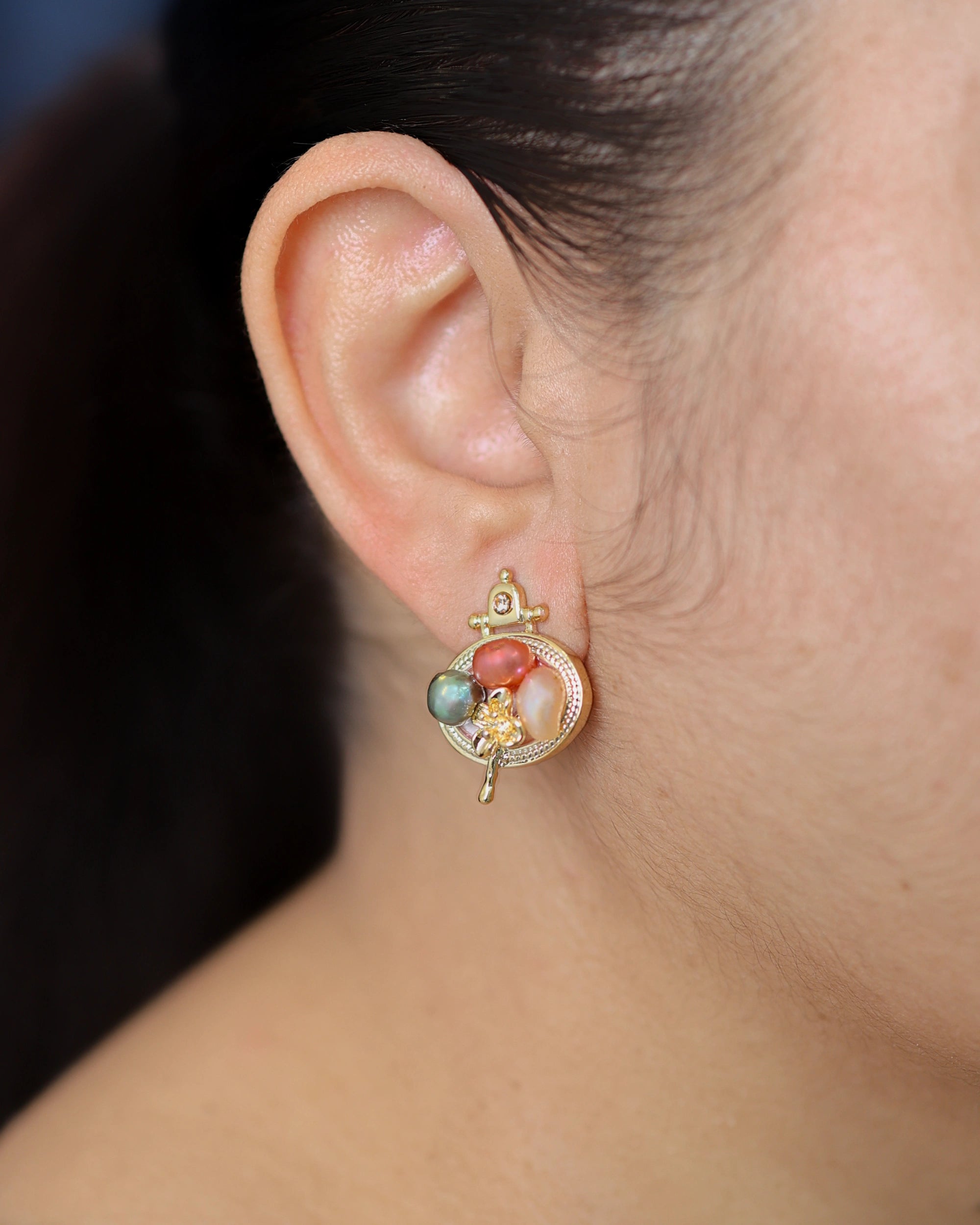 Ternate Tulip Pearl Ear Studs hover