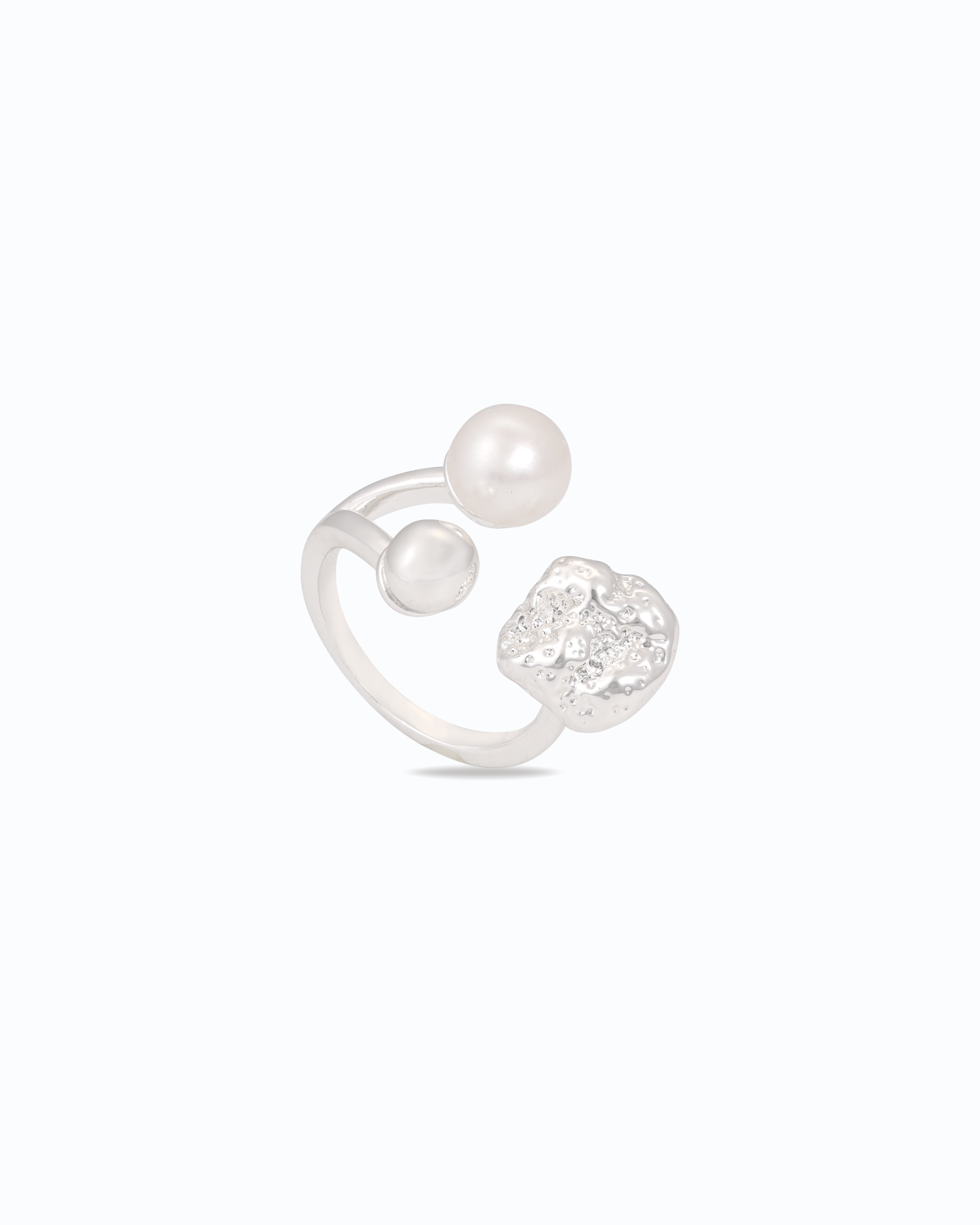 Sculptured Freshwater Pearl Ring