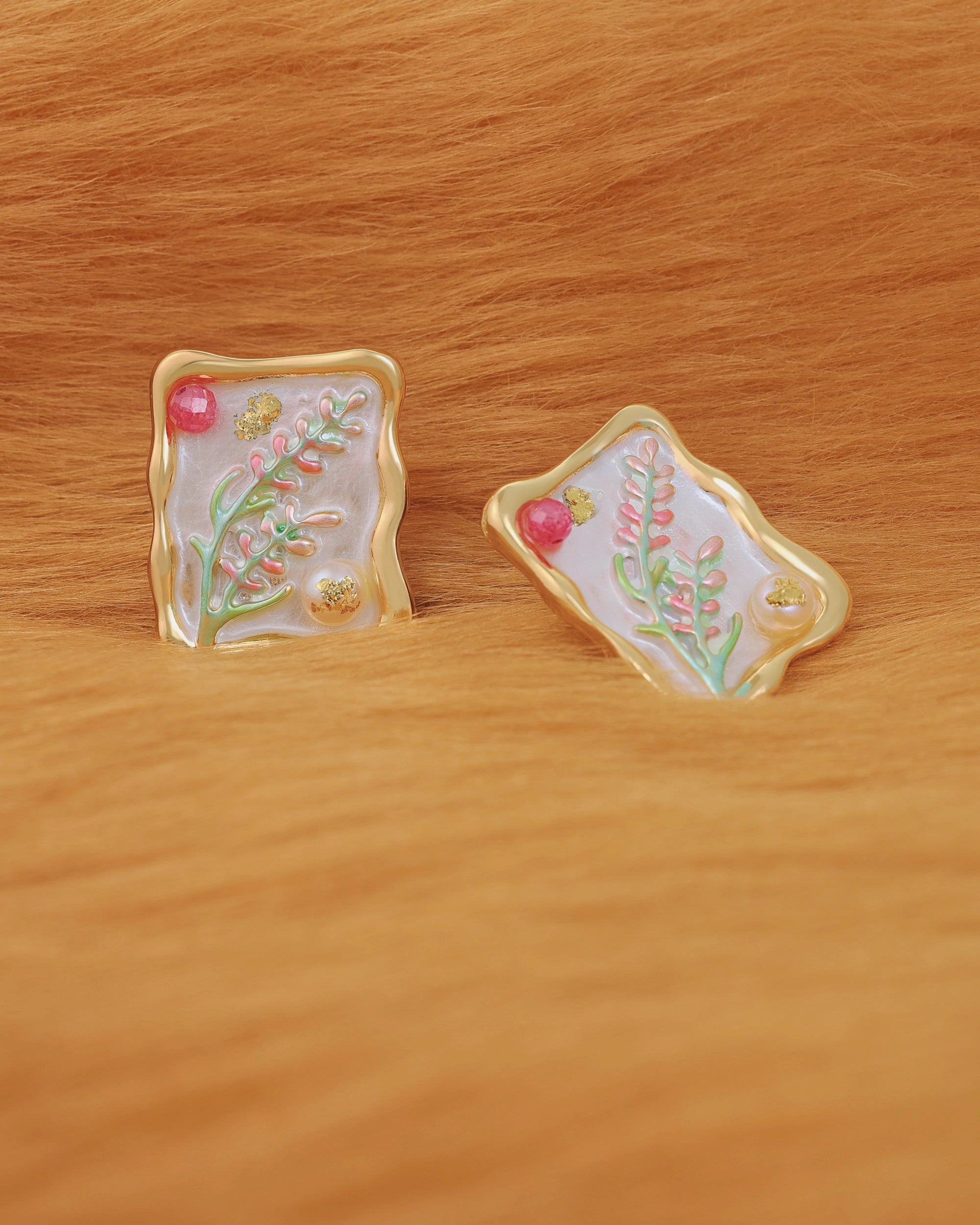 Fern in Alice White Pearl Pendant Set