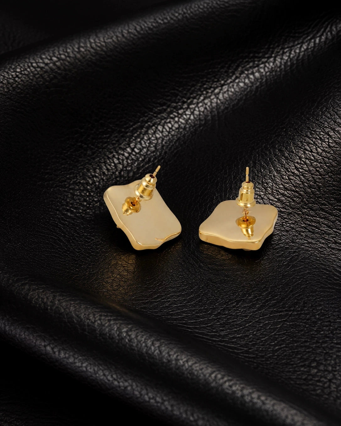 Midnight Lotus Pearl Ear Studs