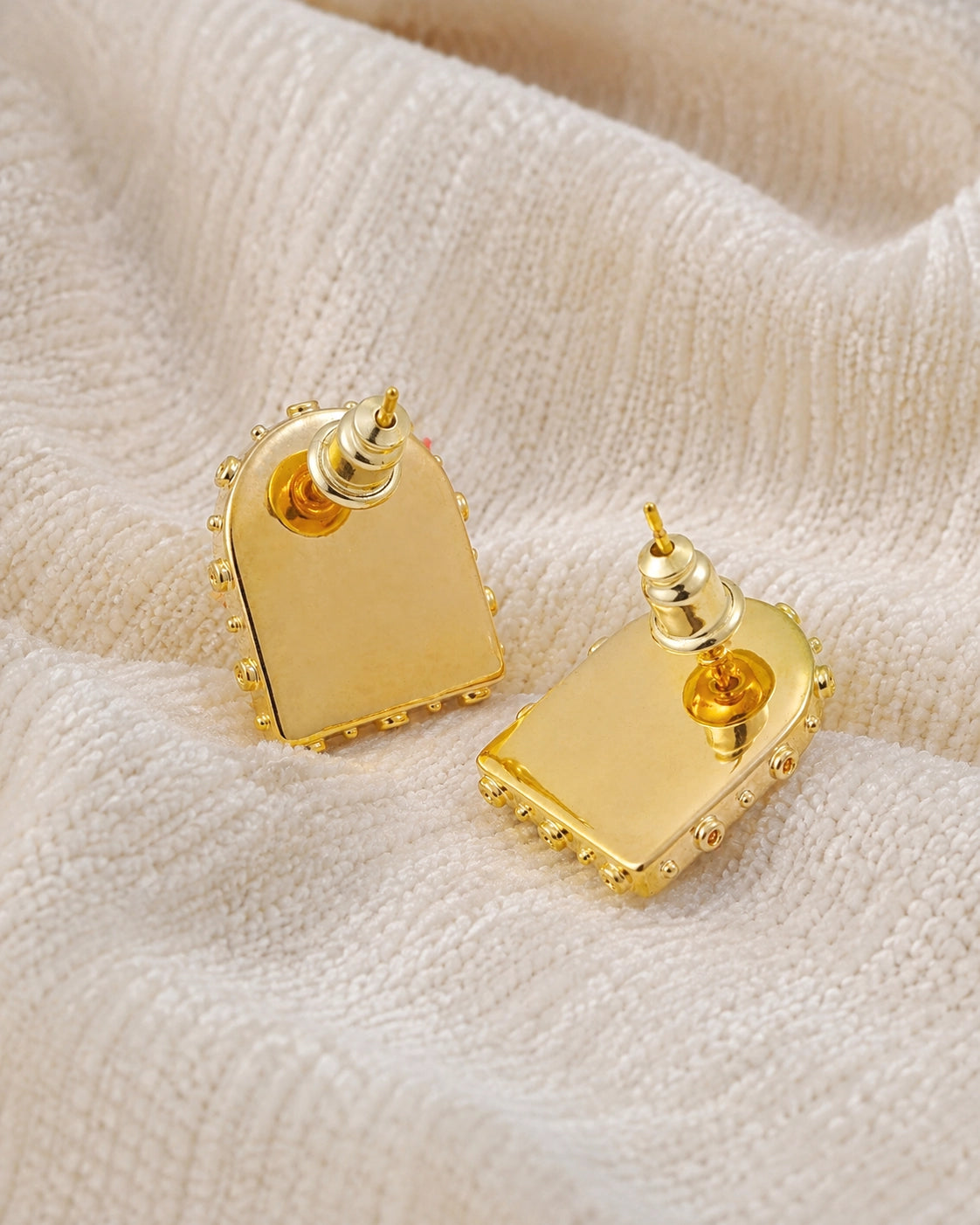 Frosty Ice Pearl Ear Studs