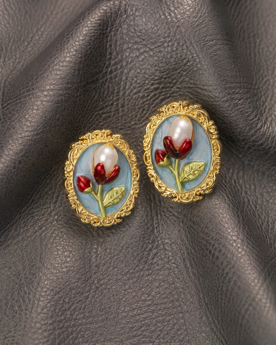 Scarlet Bloom Pearl Ear Studs