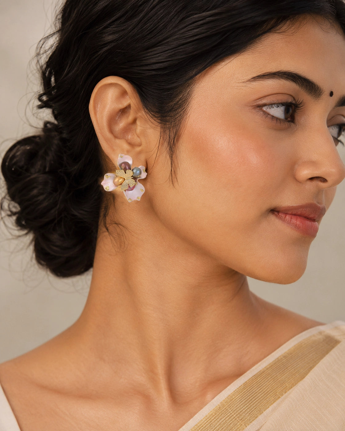 Vibrant Pearl Bloom Ear Studs