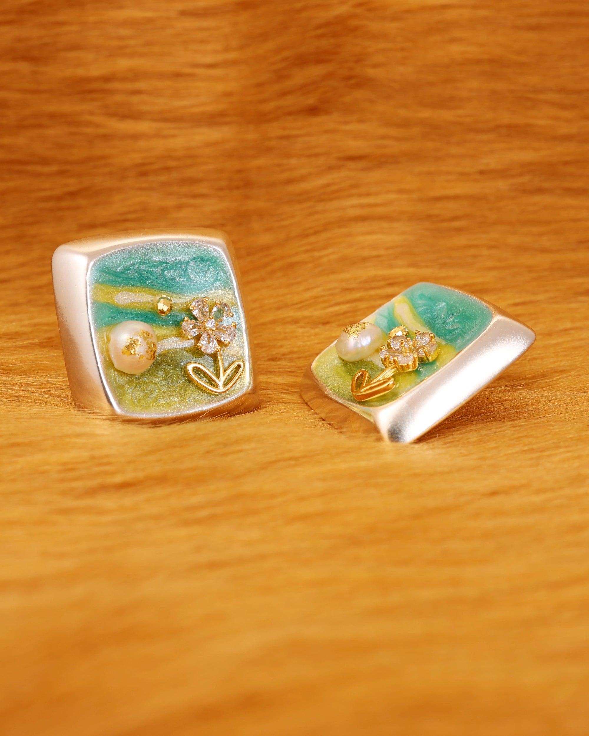 Large Square Ocean Pearl Studs (Silver)