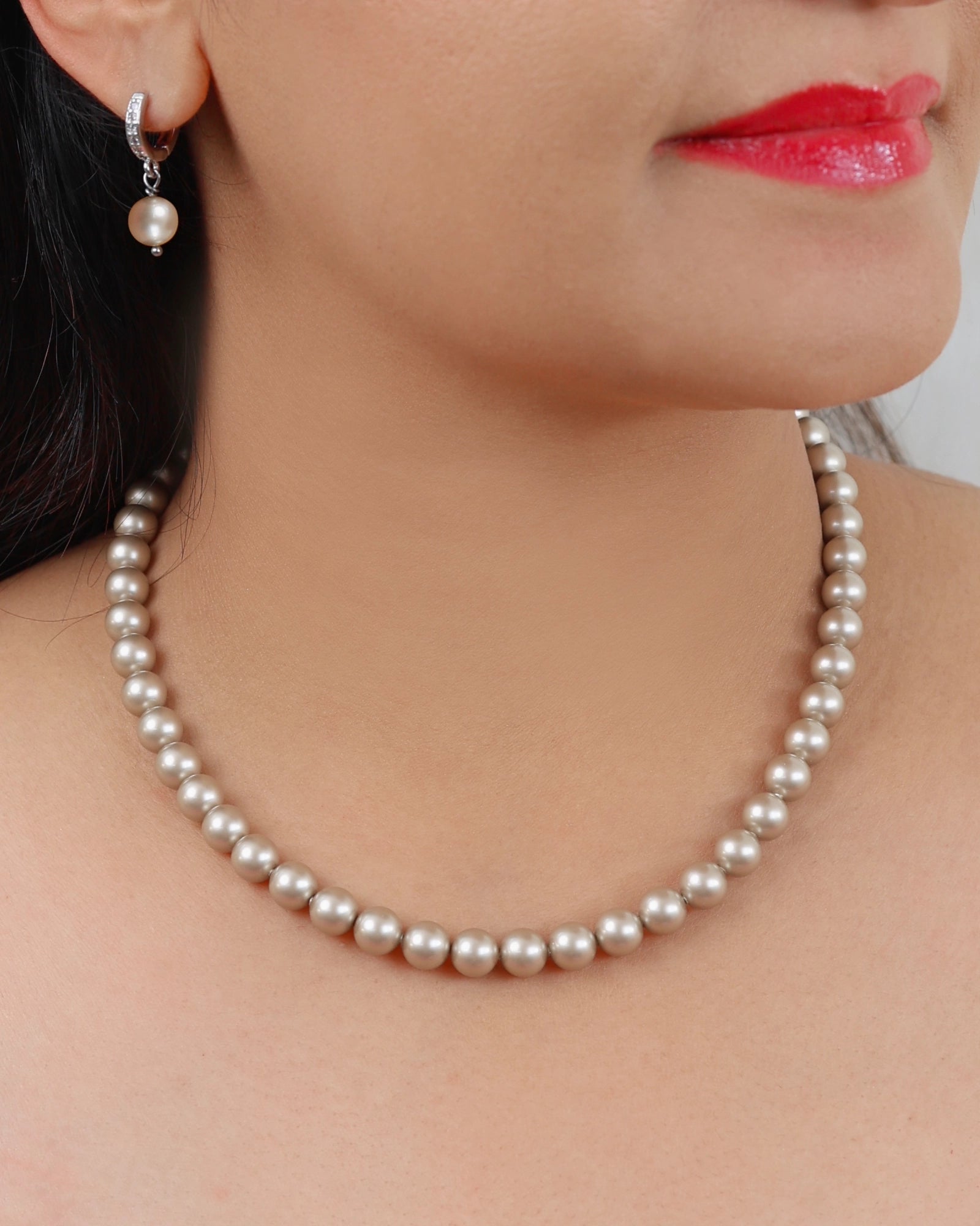 
Elegant European Platinum Pearl Necklace | Flawnt Jewelry 

