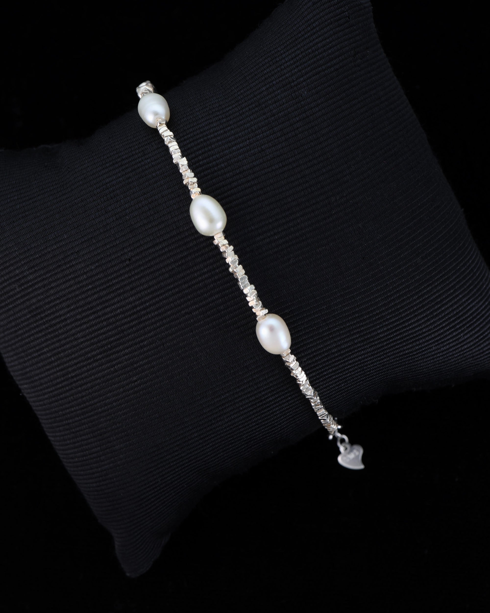 Spaced Pearl in Silver cubes Bracelet